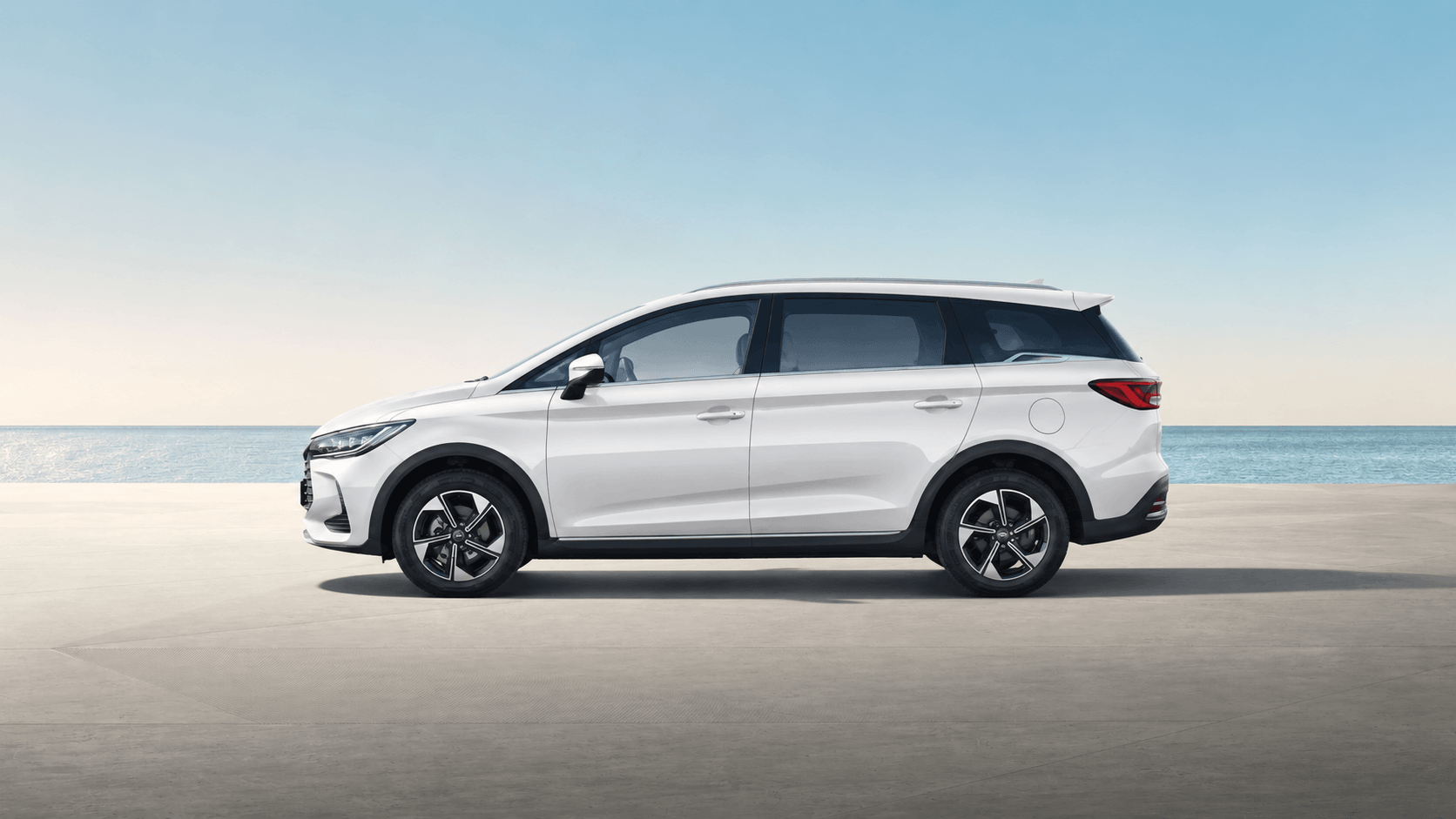 Family-Ready MPV Stance